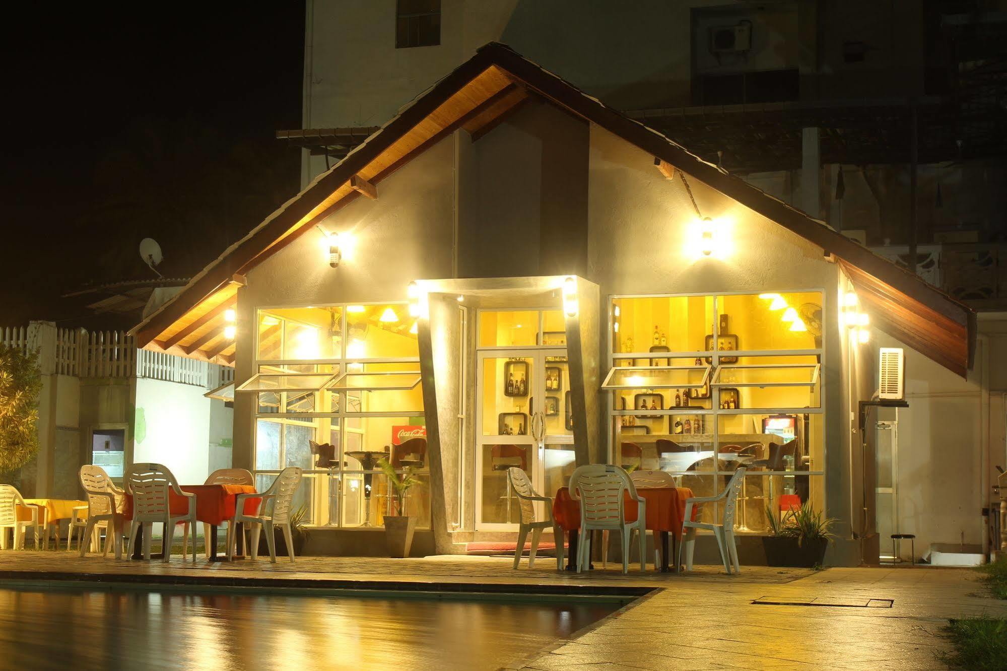 פנאדורה Navro Beach Resort מראה חיצוני תמונה